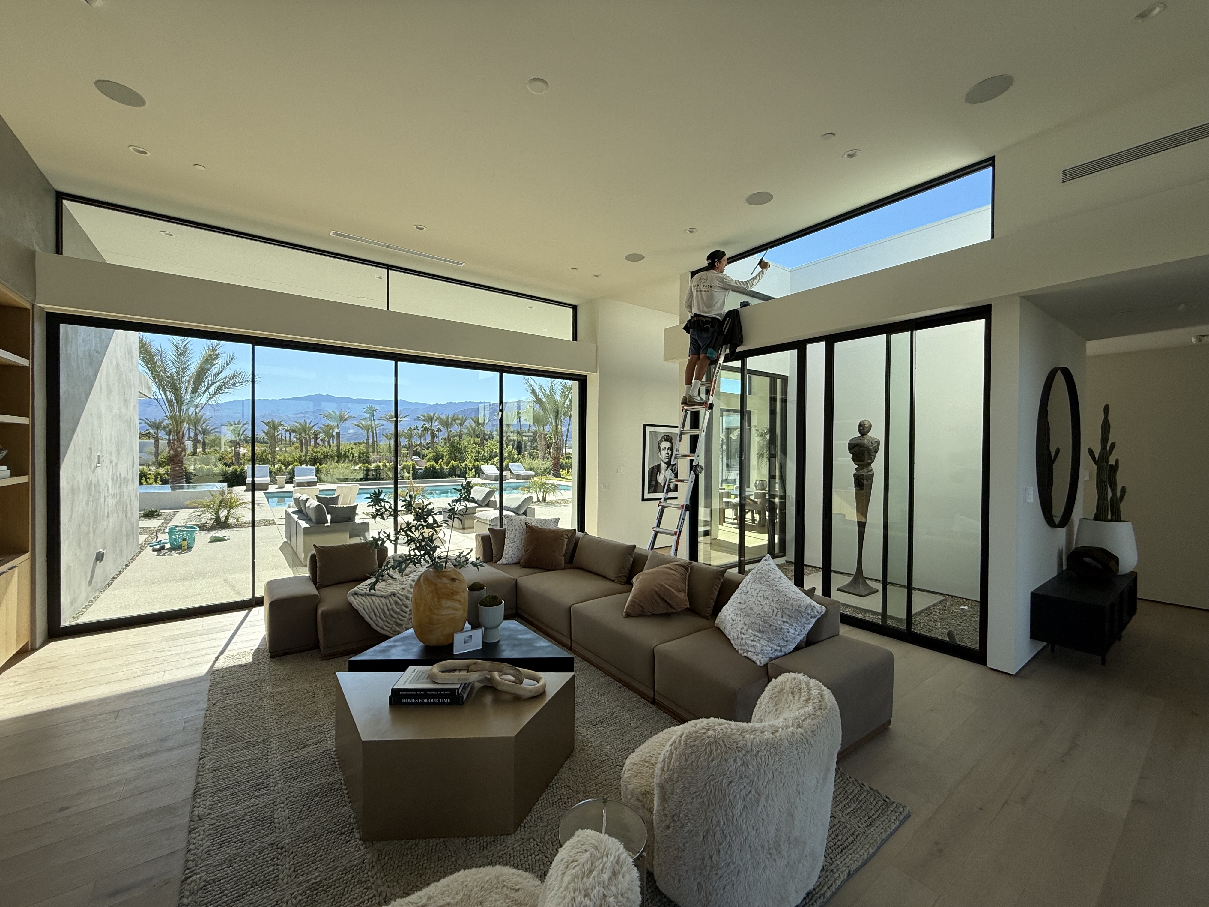 Professional window cleaning in the Coachella Valley